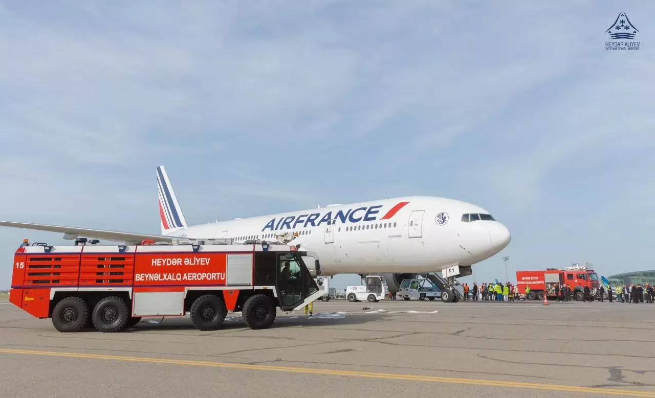 "Air France"nın təyyarəsi Bakıya qəza enişi edib