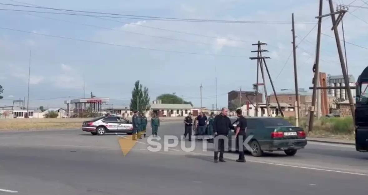 Ermənistanda İrəvana gedən avtomobillərə nəzarət gücləndirilib