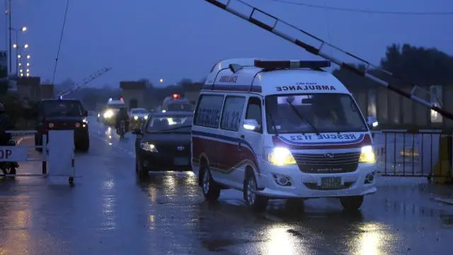 Pakistanda mağazada partlayış olub, 12 nəfər həlak olub