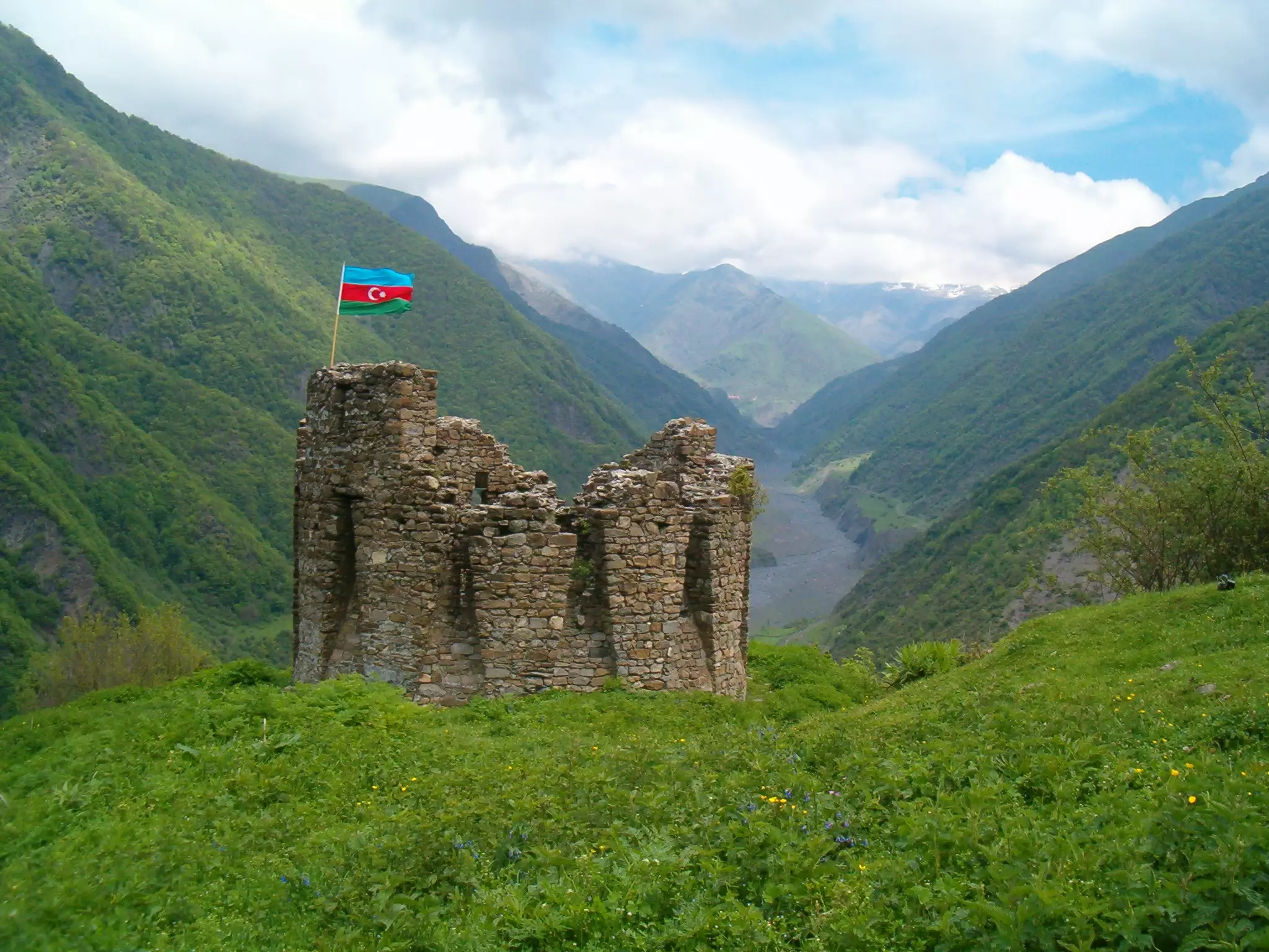 Qax, Zaqatala, İsmayıllı, Astarada torpaqlar Bakı ilə eyni qiymətə təklif edilir