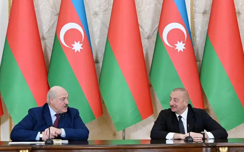 Aleksandr Lukaşenko: Qafqazda Azərbaycanın timsalında olduqca güclü, normal lider ölkə mövcuddur