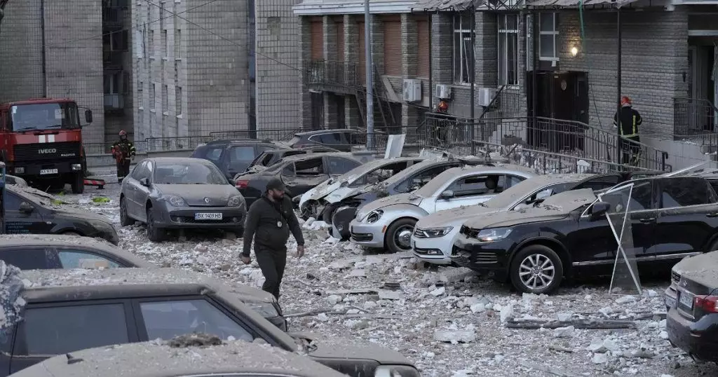 Kiyevdə bombalanması 3 nəfərin həyatına son qoydu, 14 nəfər yaralandı