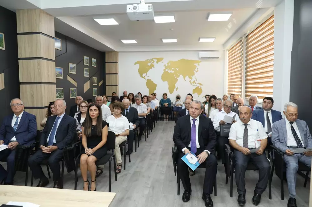 Professor Vüsət Əfəndiyevin 70 illik yubileyinə həsr olunmuş respublika elmi seminarı keçirilib (FOTO)