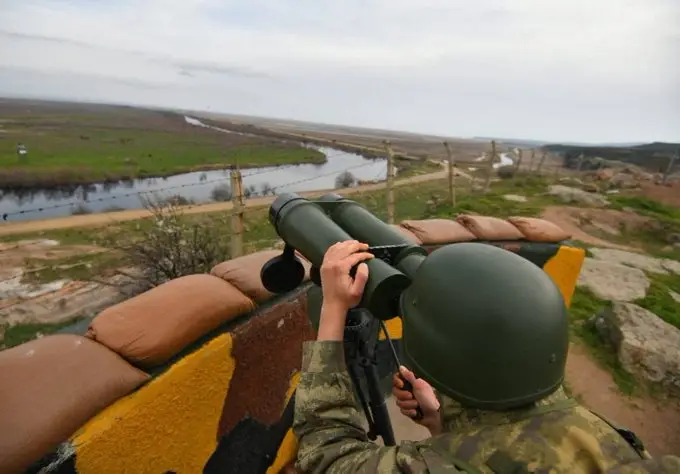 Yunanıstandan Türkiyəyə keçməyə çalışan 2 terrorçu saxlanılıb