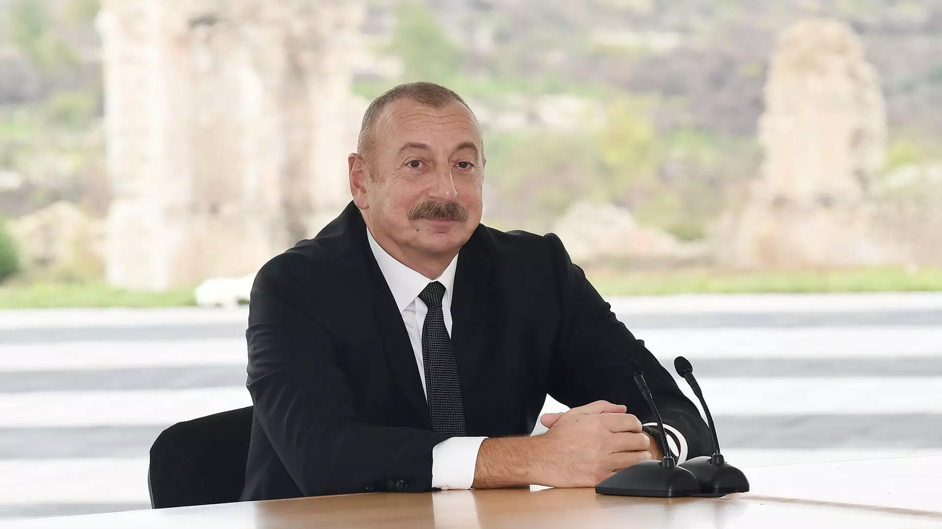 İlham Əliyev Monteneqronun Prezidentinə təbrik məktubu ünvanlayıb