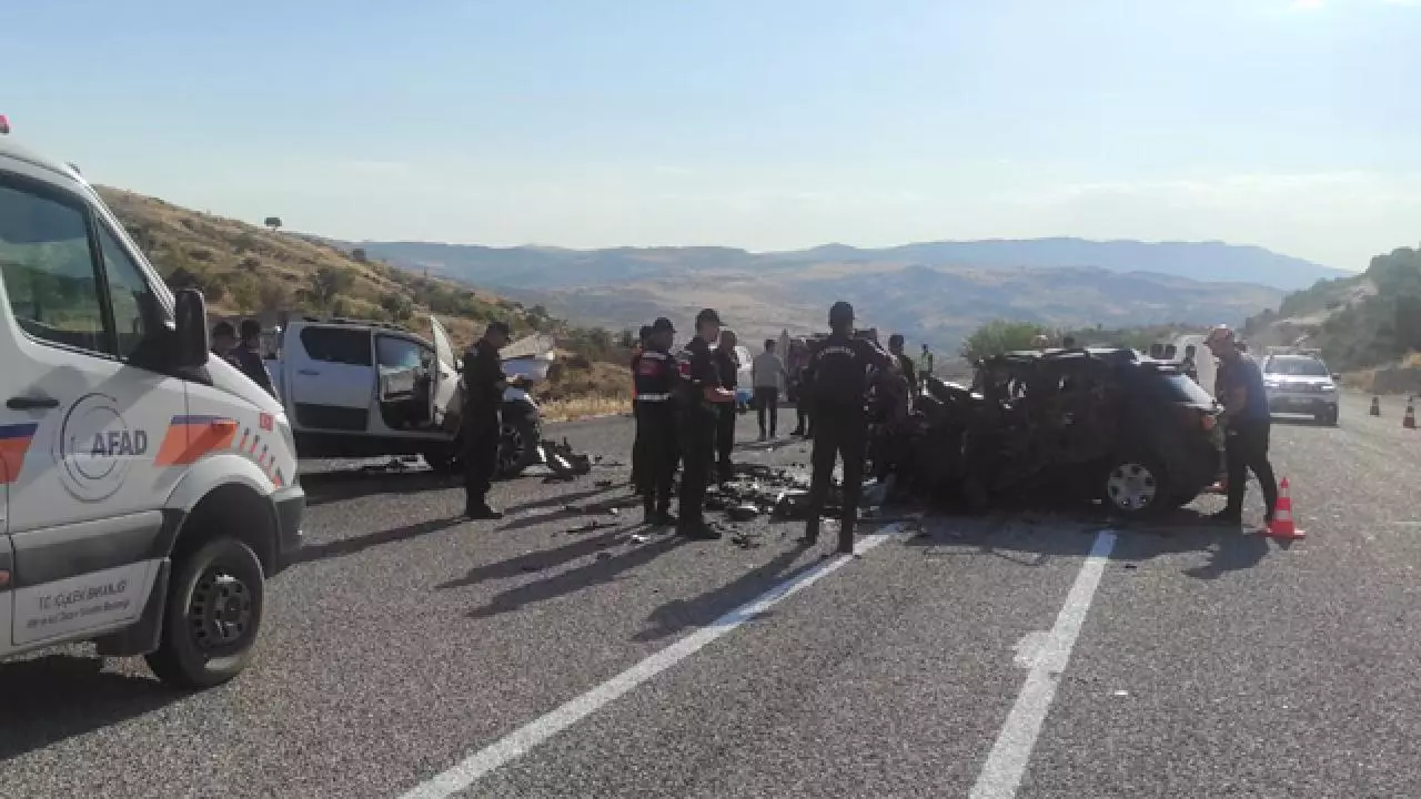 Türkiyədə ağır yol qəzası baş verib, 4 nəfər ölüb