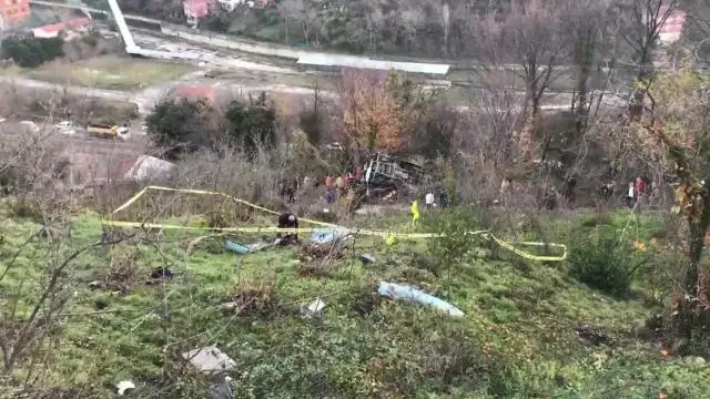 Türkiyənin Zonquldak bölgəsində şagirdləri daşıyan avtobus aşıb