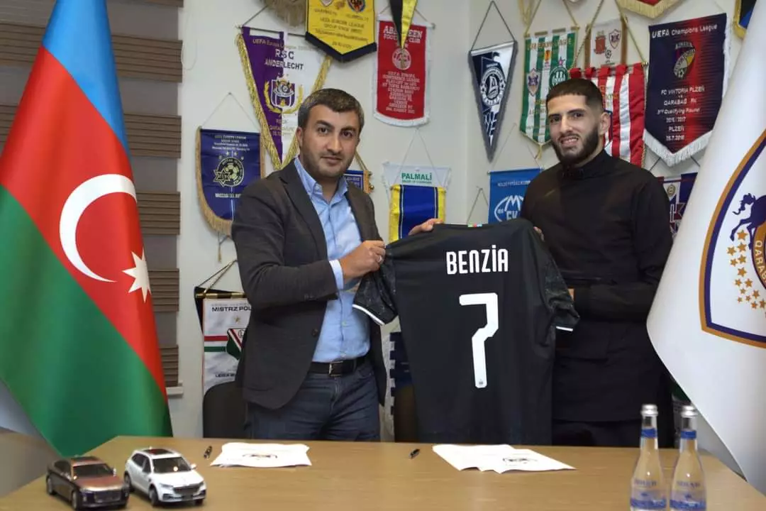 RƏSMİ: "Qarabağ" əlcəzairli futbolçunu heyətinə qatdı