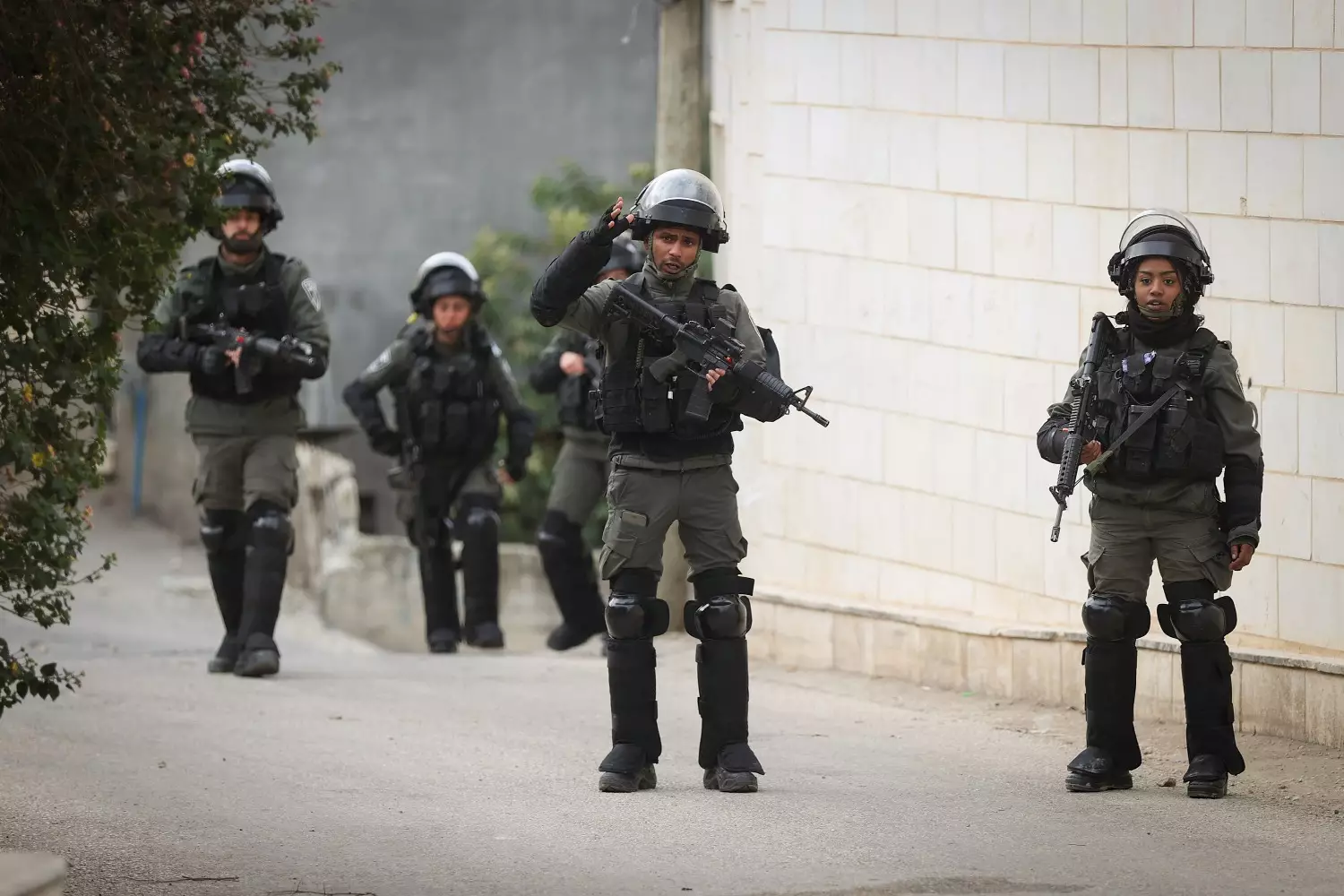 İsrail ordusu: Cenin düşərgəsində atışma zamanı 5 silahlı öldürülüb