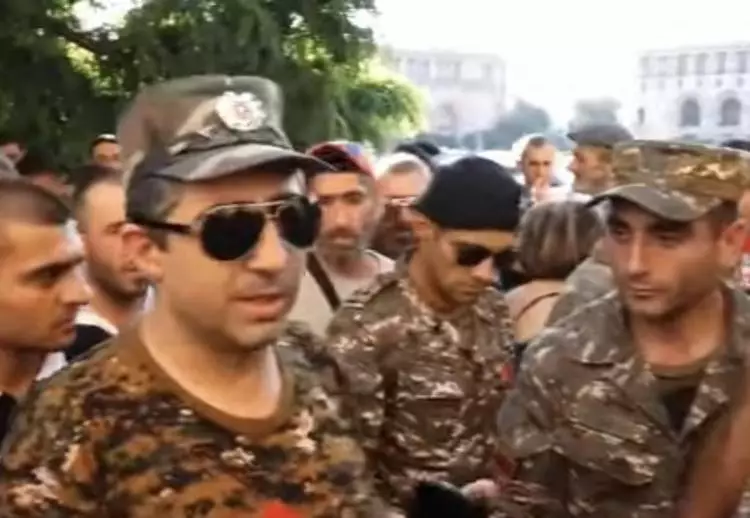 Ermənistanda Laçın yolunu silahla açacaqlarını deyən şəxslər saxlanılıb (VİDEO)