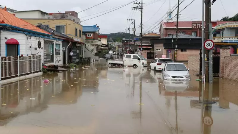 Cənubi Koreyada daşqınlar nəticəsində ölənlərin sayı 40-a çatıb