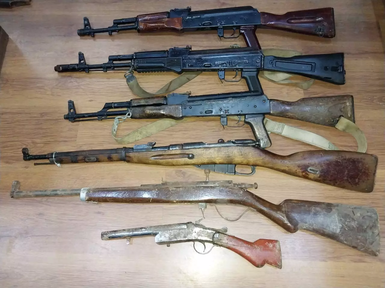 Tərtər rayonunda silahlar aşkar edilib - FOTO