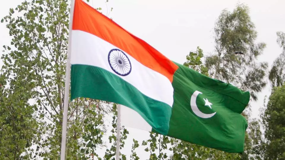 Hindistan və Pakistanın Qırğızıstandakı səfirlikləri vətəndaşlarına müraciət edib