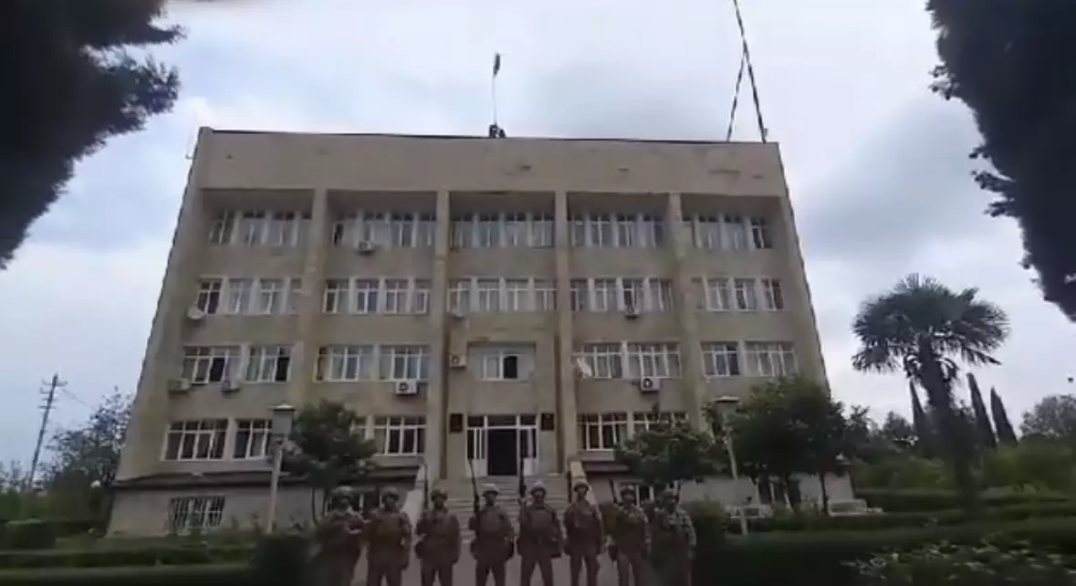 Ağdərədə dövlət bayrağı ucaldılıb - VİDEO
