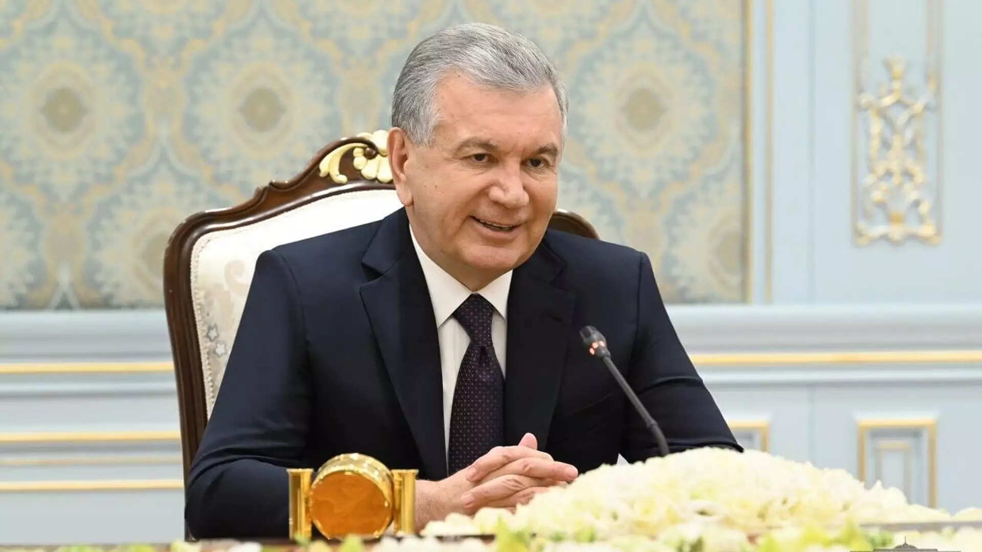 Özbəkistan Prezidenti Tacikistana səfər edib
