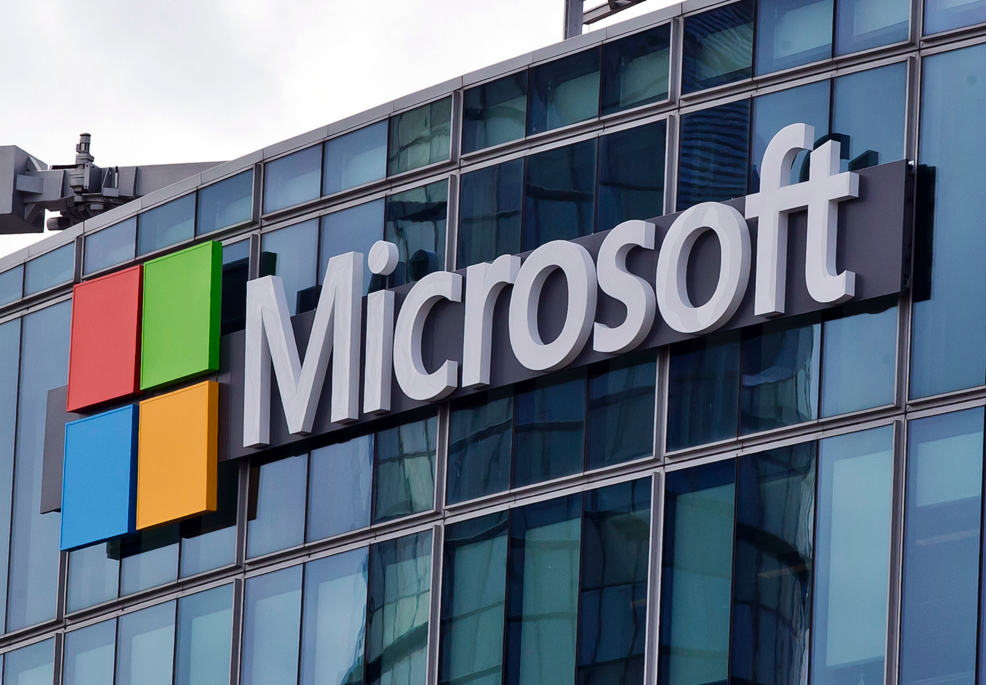 "Microsoft" İndoneziyada süni intellekt və bulud sistemlərinə 1,7 milyard dollar sərmayə qoyacaq