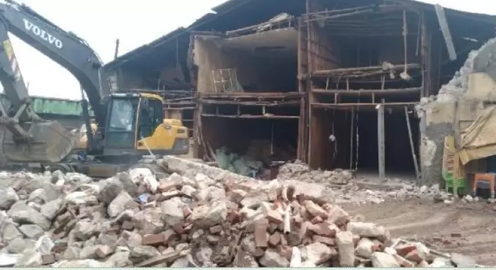 Efiopiyanın paytaxtında bina uçub, 7 nəfər ölüb