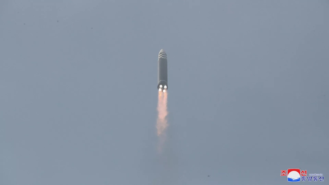 Şimali Koreya qitələrarası ballistik raketi sınaqdan keçirib