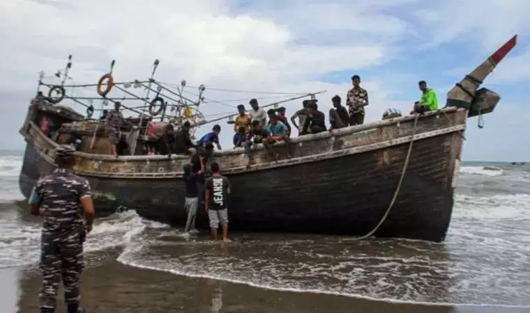 Myanmada arakanlı müsəlmanları daşıyan qayıq batıb, 17 nəfər ölüb