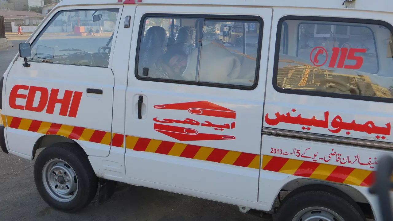 Pakistanda avtobus aşıb, ölən və yaralanan var