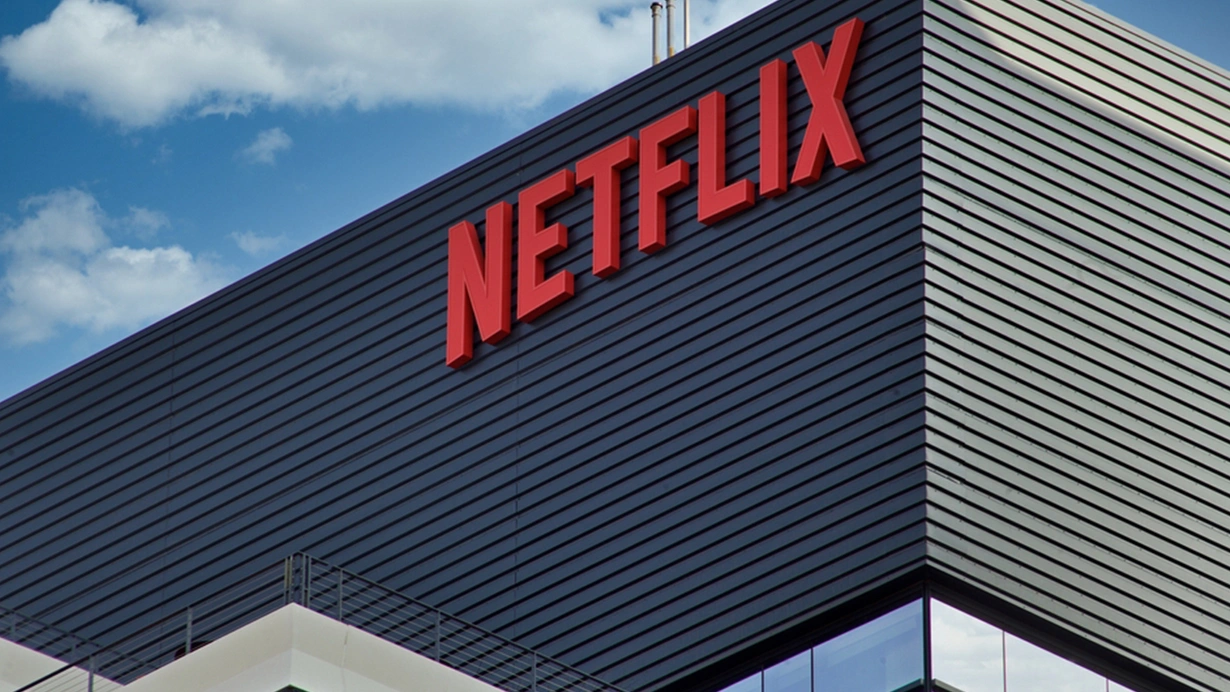 Cənubi Koreya "Netflix"i biznes pozuntularında ittiham edib