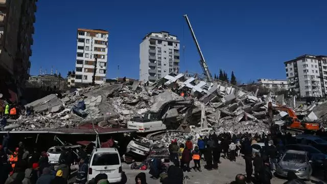 Yaponiya Türkiyəyə zəlzələ yardımını artıracaq