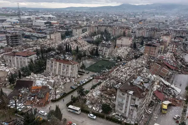 Azərbaycanın xilasediciləri dağıntılar altından 11 nəfəri sağ çıxarıb