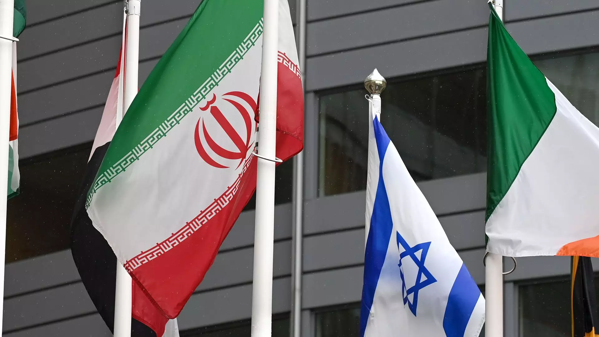 CNN: İran və İsrail Yaxın Şərqdə təhlükəli eskalasiyaya son qoymağa çalışırlar