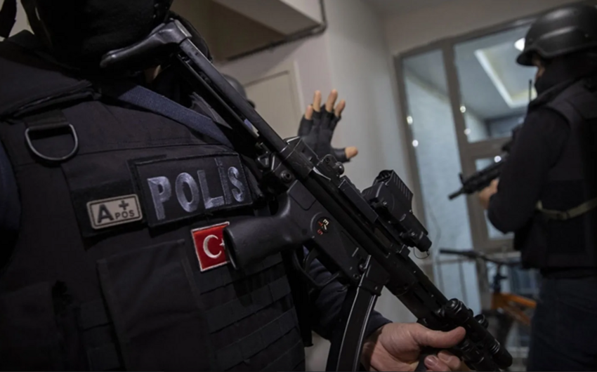 Türkiyədə AKP-nin tədbirində silahlı hücum olub, xəsarət alan var