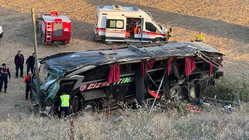 Türkiyədə sərnişin avtobusu aşıb, 21 nəfər yaralanıb