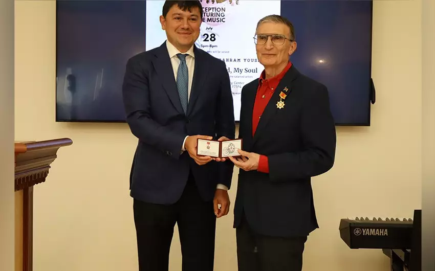 Aziz Sancar “Diaspor fəaliyyətində xidmətə görə” medalı ilə mükafatlandırılıb (FOTO)