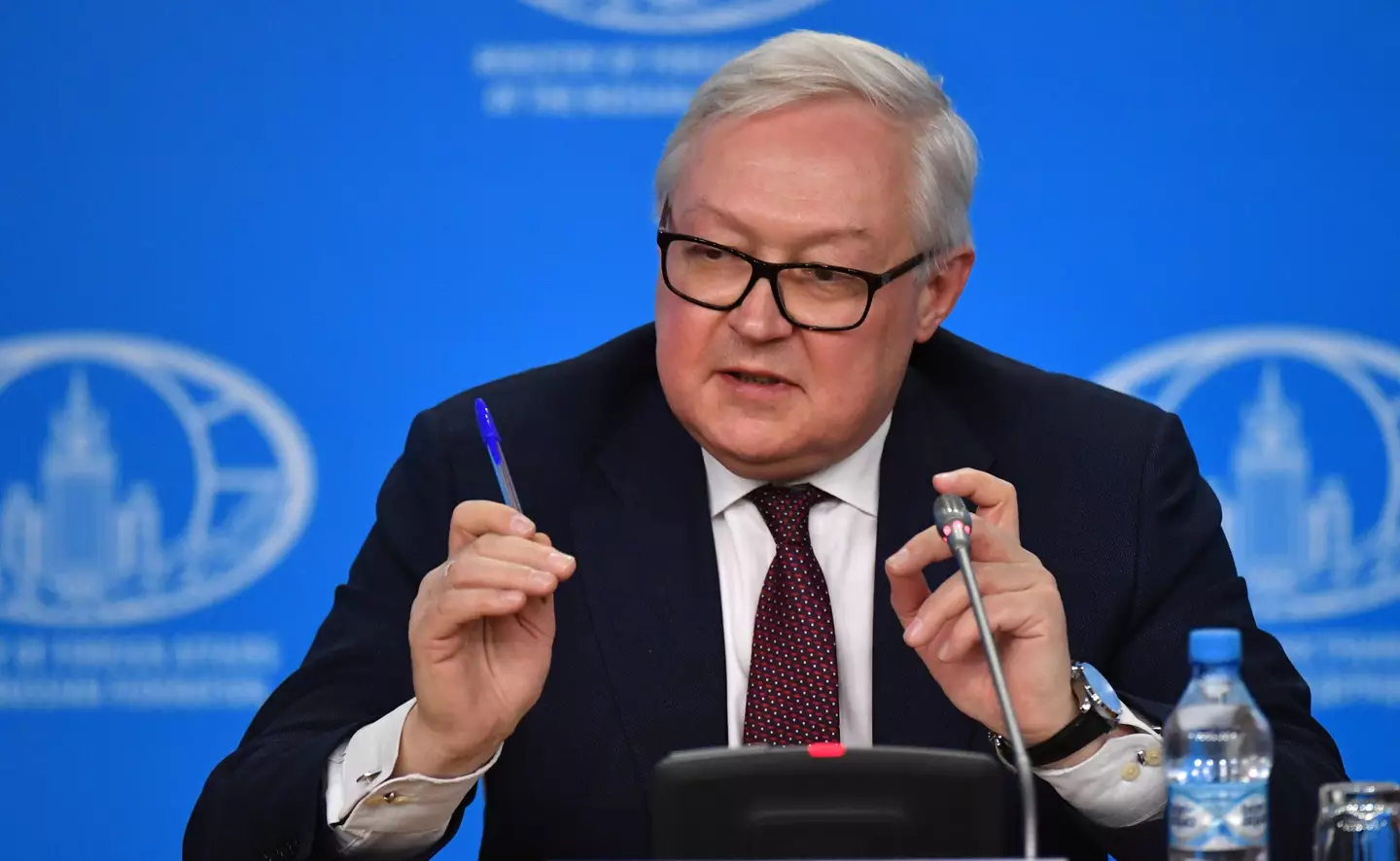 Sergey Ryabkov: XİN rəhbərlərinin üçtərəfli görüşünün keçirilməsi üçün iş aparılır