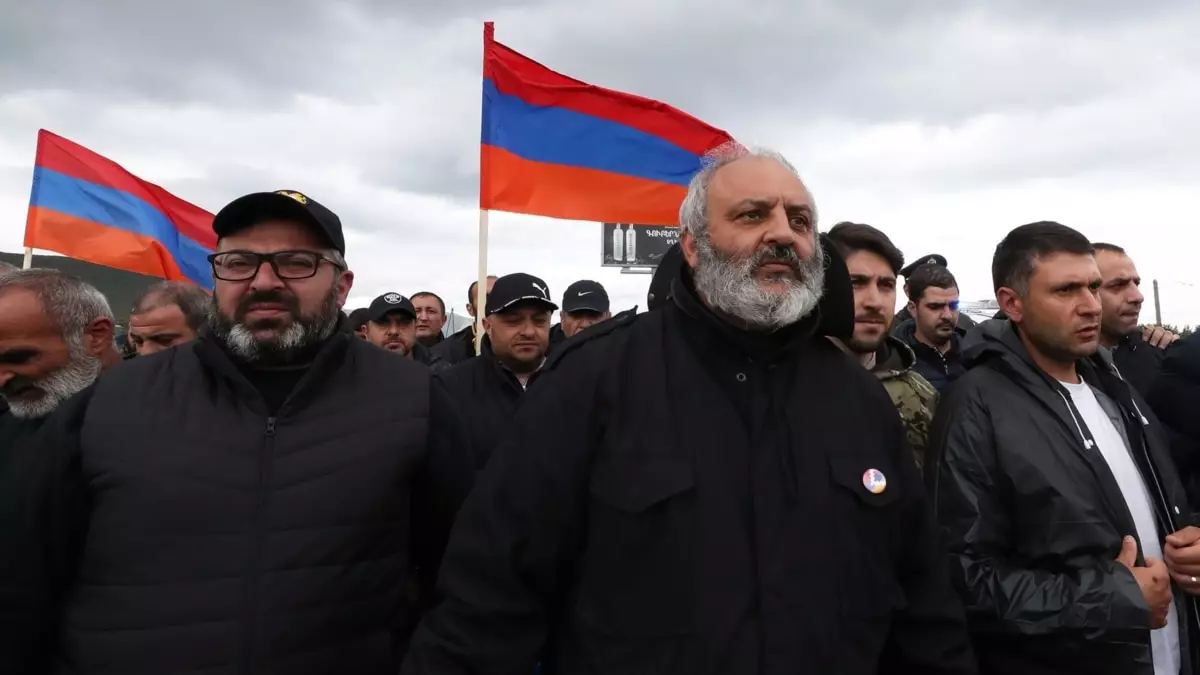 Baqrat Qalstanyan Moskva ilə yeni və dərin dialoqa başlamağa çağırıb