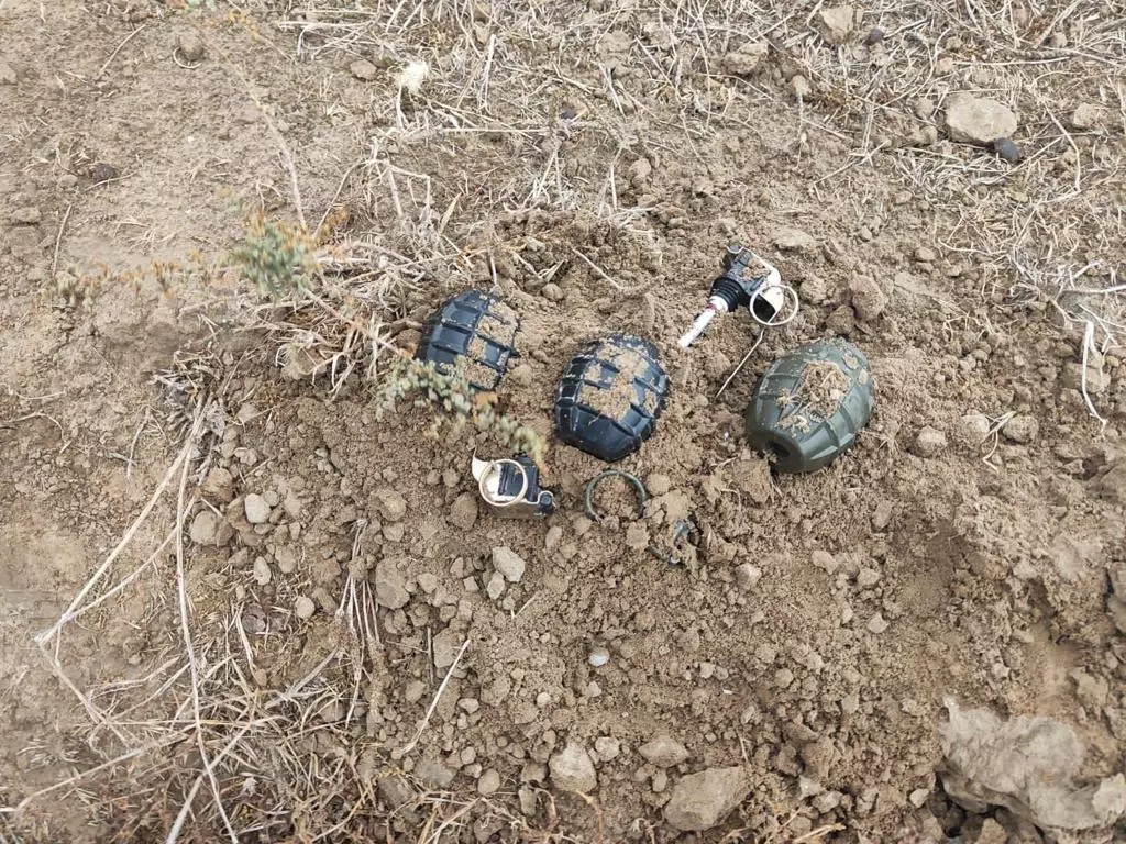 Polis əməkdaşları Masazırda Duz gölünün yaxınlığında 3 ədəd əl qumbarası aşkar edib