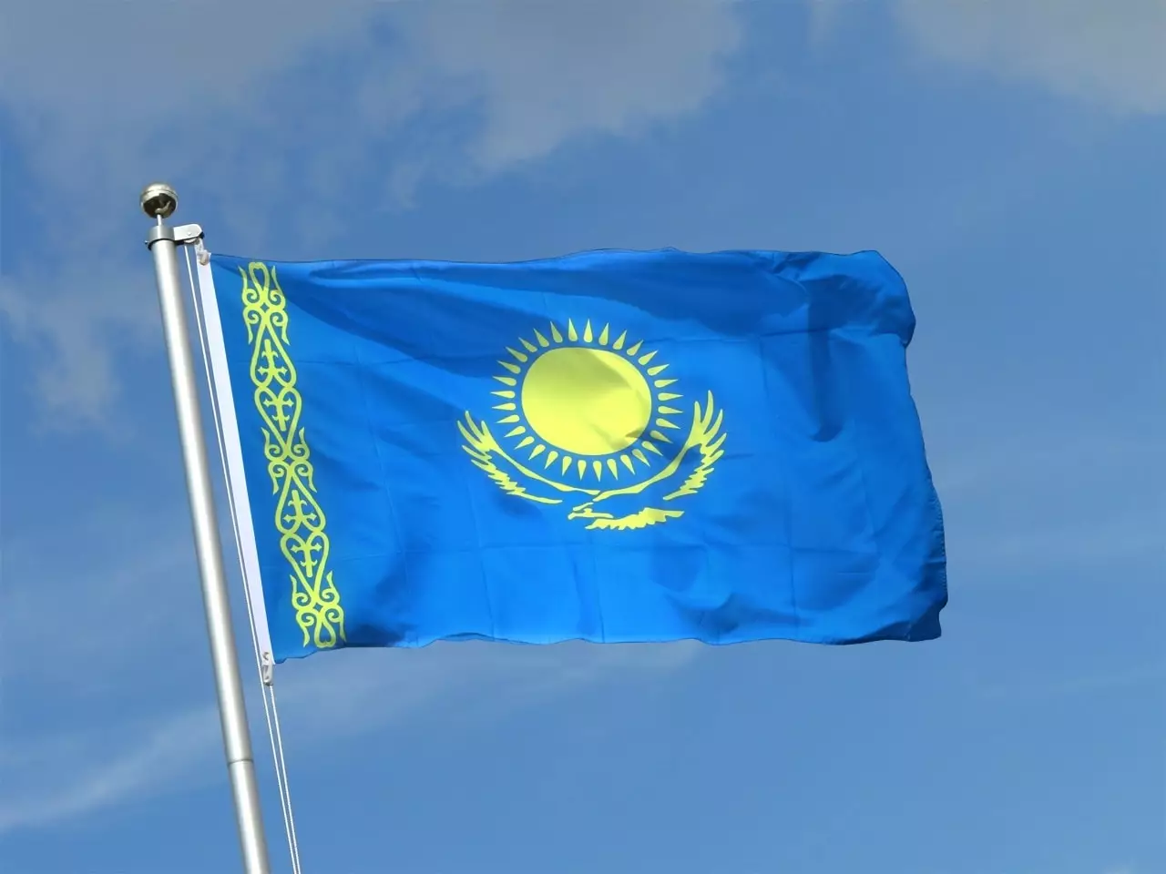 Qazaxıstan Rusiya və Ukrayna arasında danışıqların aparılmasına kömək təklif edib