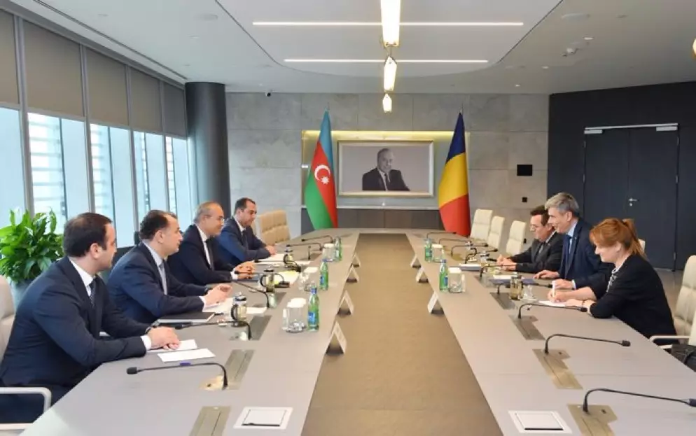 Azərbaycan və Ruminiya iqtisadi əlaqələrin inkişaf istiqamətlərini müzakirə edib