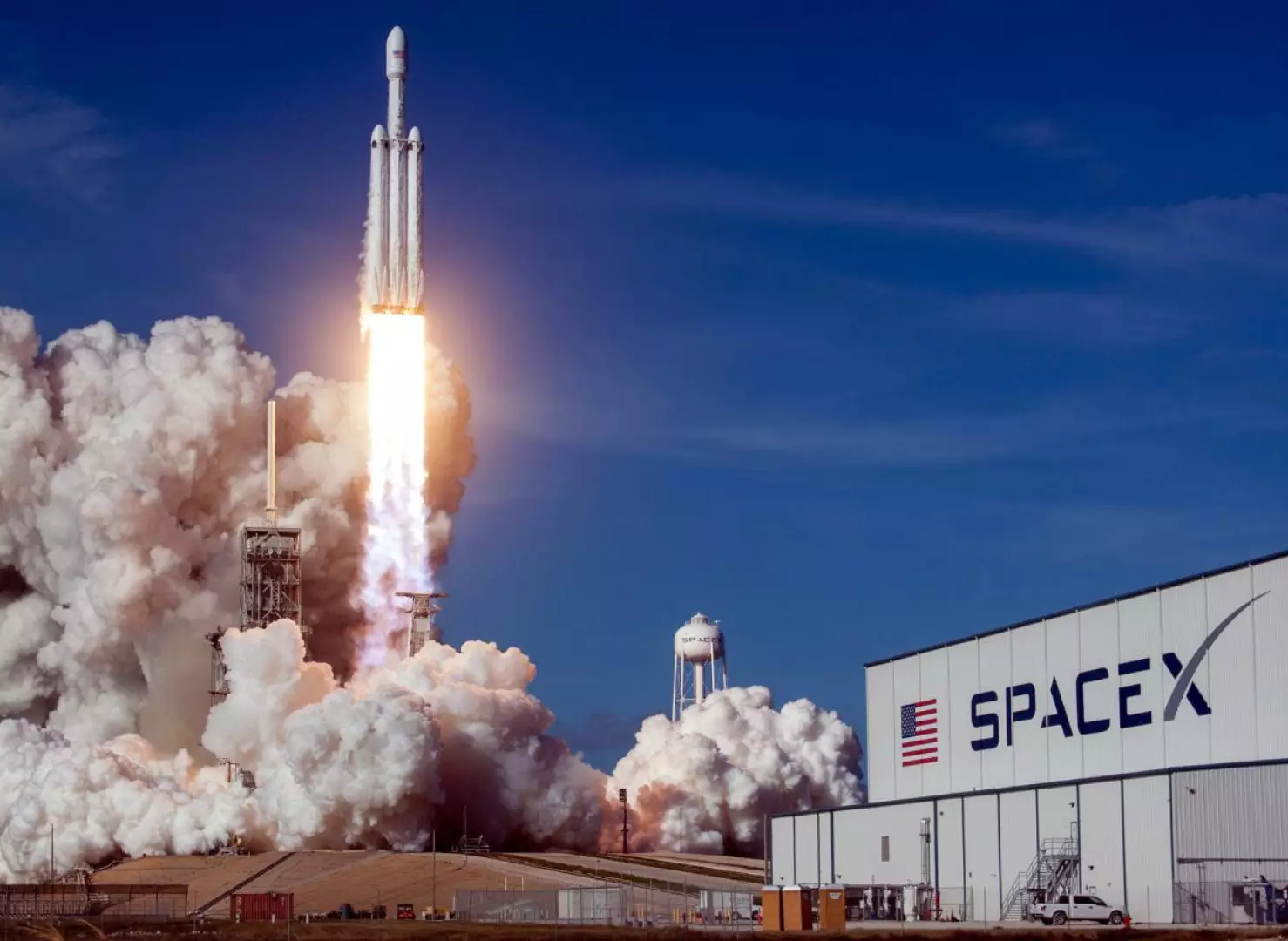 "SpaceX" kosmik uçuşlar üçün rezervasiyalara başlayıb