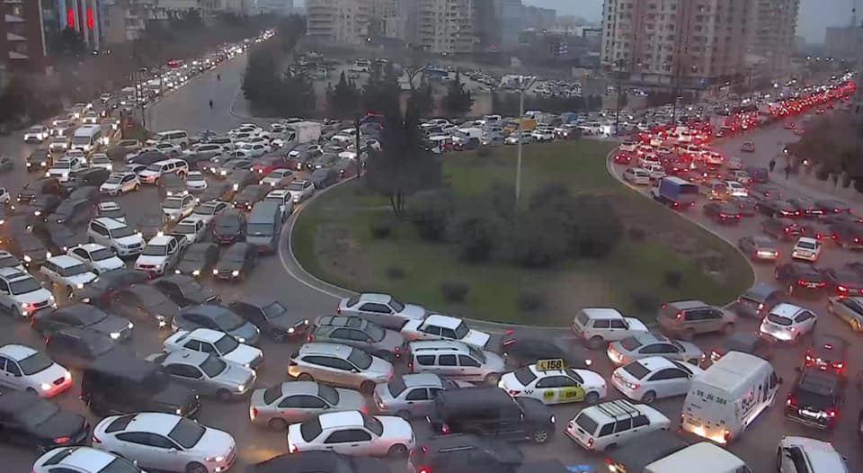 Hazırda Bakıda sıxlıq müşahidə olunan yollar açıqlanıb