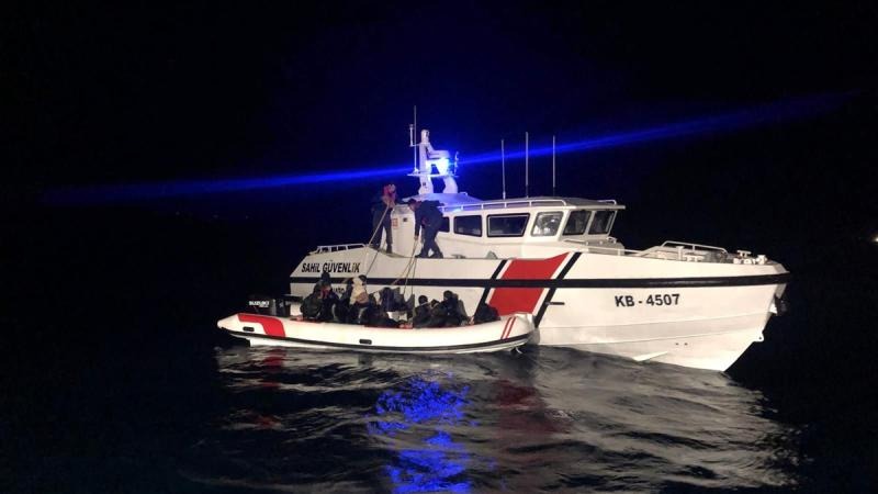 İzmirdə qanunsuz miqrantlar saxlanılıb