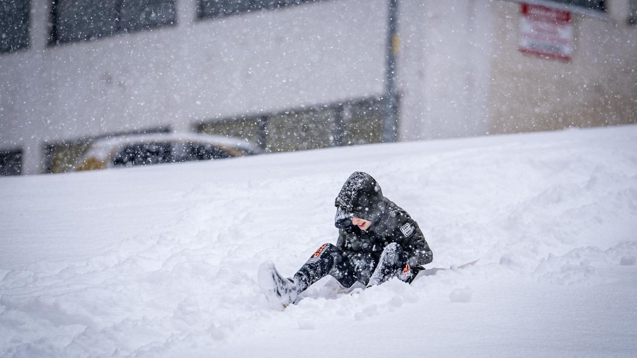Türkiyənin 11 vilayətində qar səbəbindən dərslər dayandırılıb
