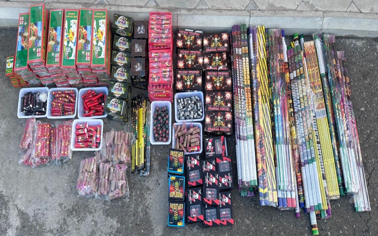 Pirotexniki vasitələr satan 8 nəfər saxlanılıb