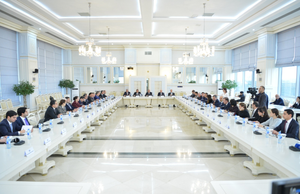 Elektron siqaretlərin dövriyyəsinin qadağan edilməsini nəzərdə tutan qanun layihəsi plenar iclasa tövsiyə olunub