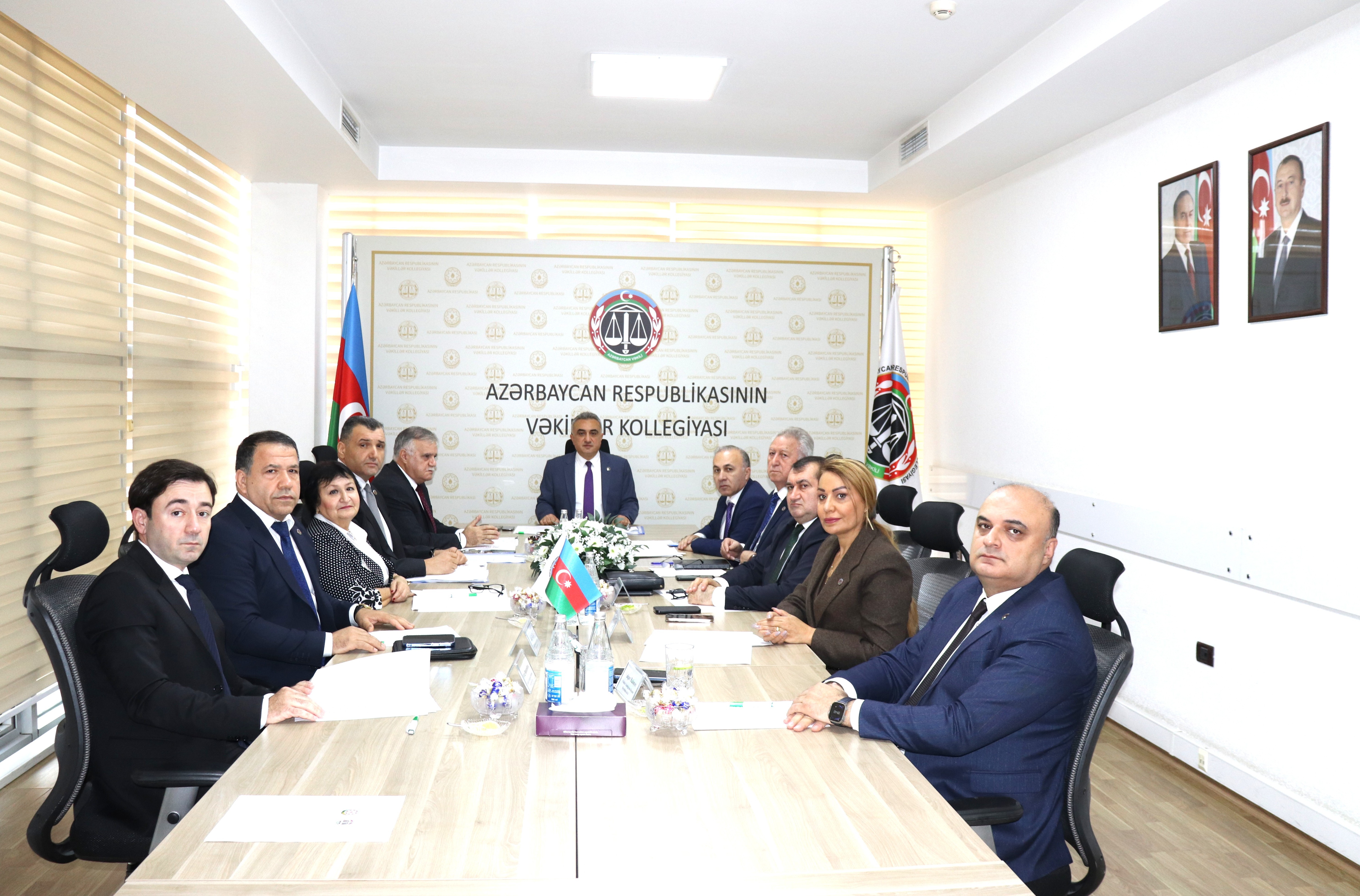 Bir vəkilin fəaliyyətinə xitam verilib