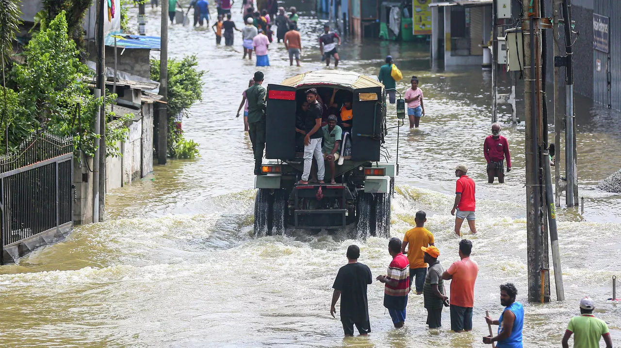 Şri-Lankada yağıntılar 355 nəfərin həyatına son qoyub