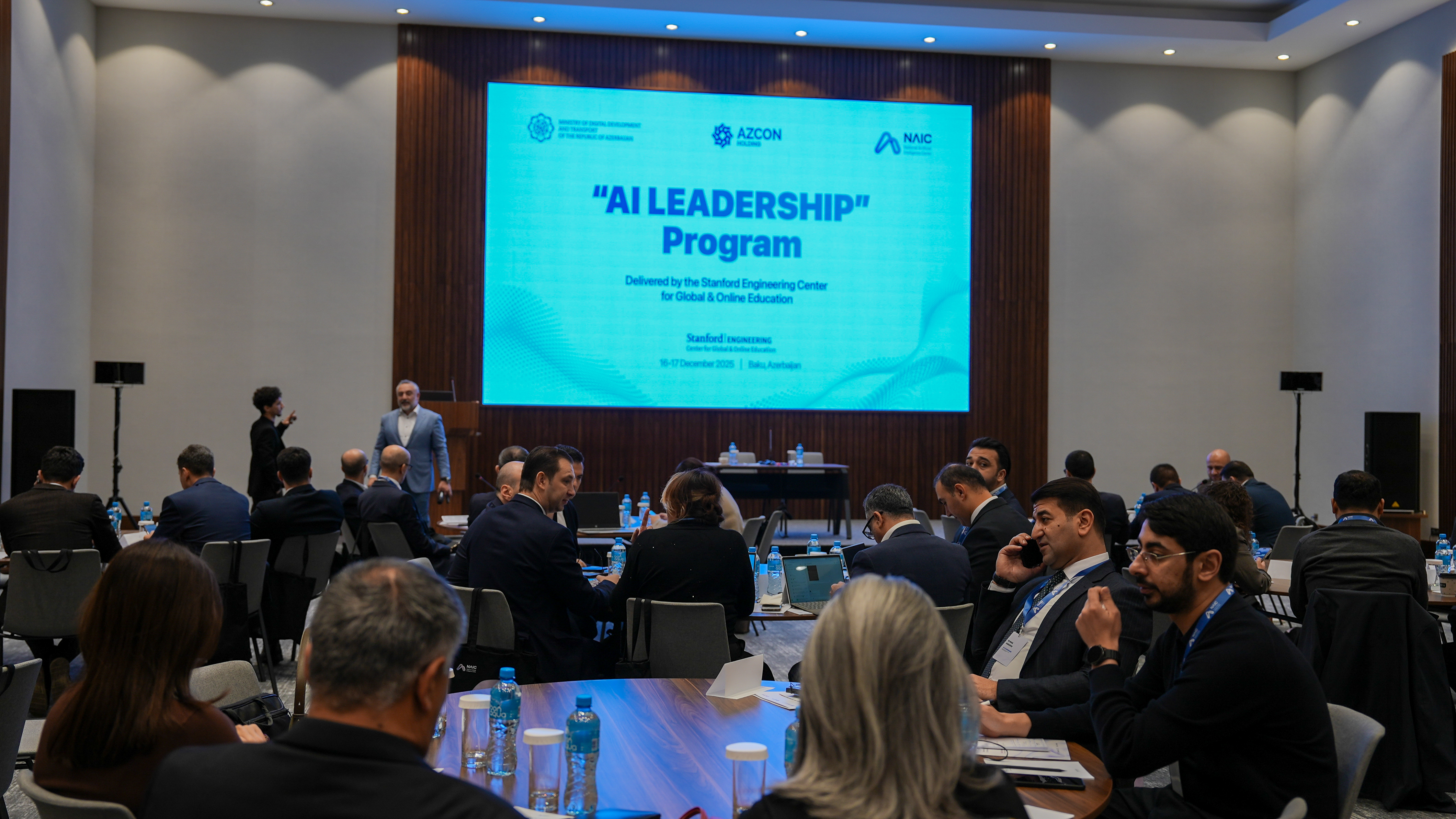 Stanford Mühəndislik Məktəbinin Qlobal və Onlayn Təhsil Mərkəzi Azərbaycanda “Süni intellekt liderliyi” təliminə başlayıb