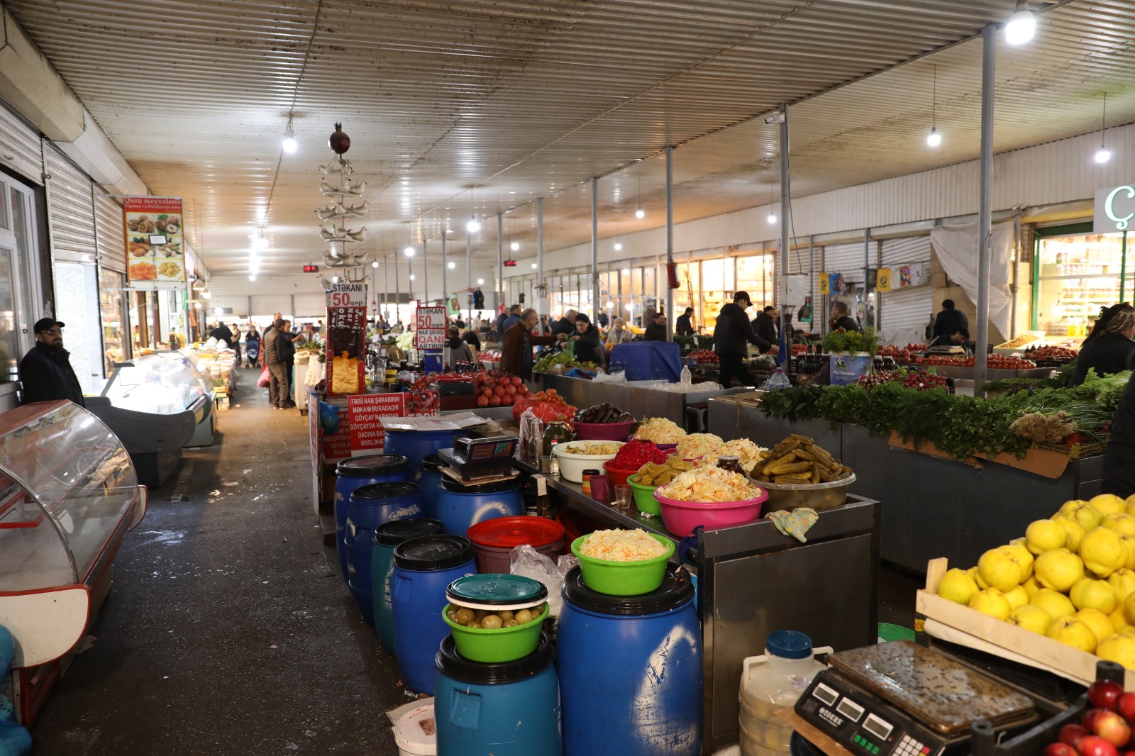 “8-ci km" bazarında antisanitar vəziyyət - FOTOLAR