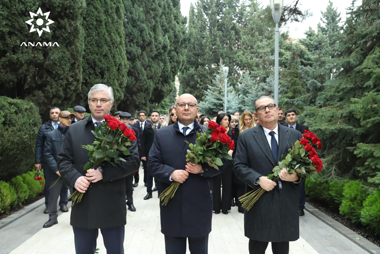 ANAMA heyəti Fəxri Xiyabanı ziyarət edib