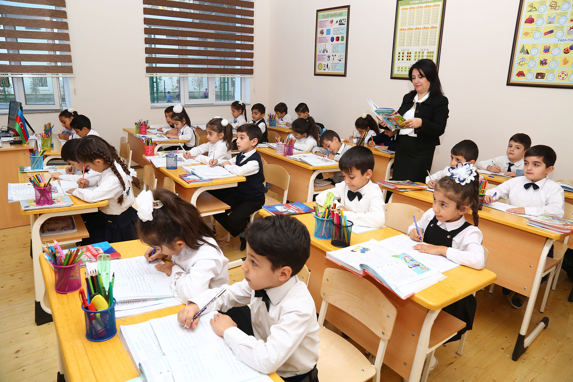 Ölkə üzrə məktəb və şagird sayı açıqlanıb