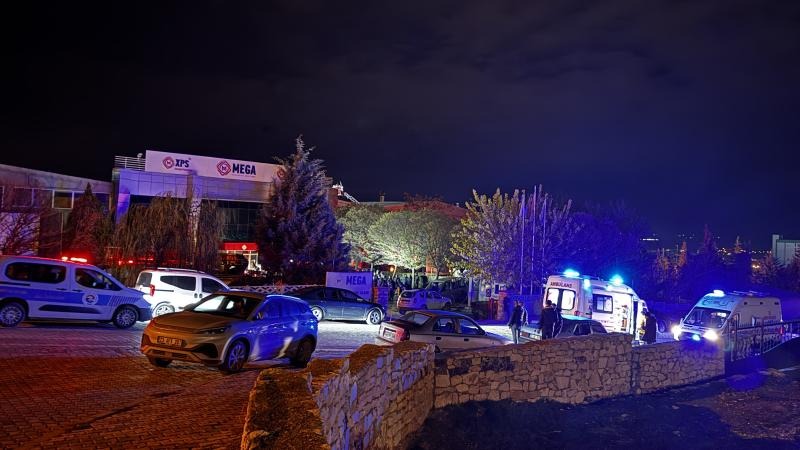 Türkiyədə fabrik yanıb, 16 nəfər tüstüdən zəhərlənib