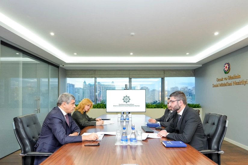 Əmək və əhalinin sosial müdafiəsi naziri “Yüksəliş” müsabiqəsinin qalibləri ilə görüşüb